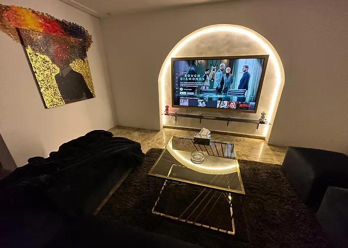 Modern 1-Bedroom In Heart Of Zamalek Visits Allowed By Apolo